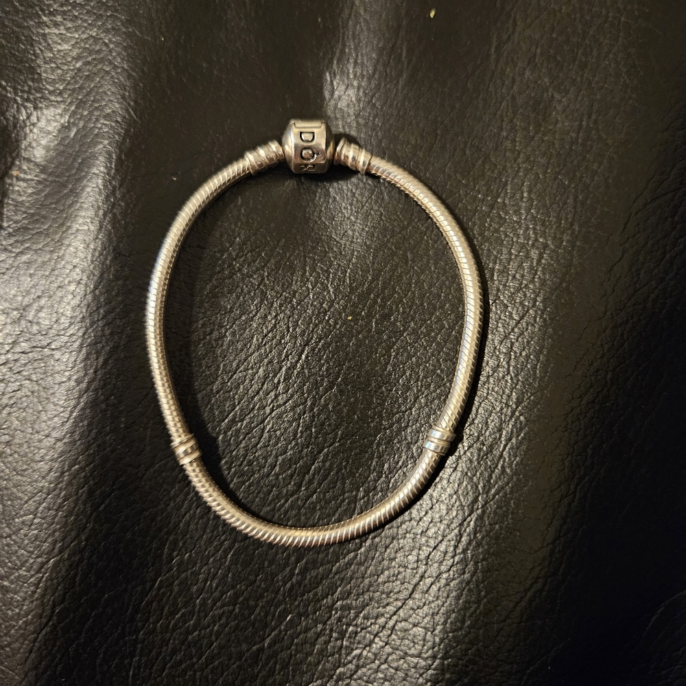 Pandora Barrel Clasp Snake Chain 7.5 Inches Like New
